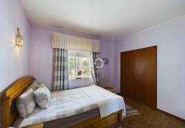 PROPERTY IN THE CENTRE OF PRAIA DA LUZ FOR IMMEDIATE OCCUPATION