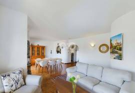 PROPERTY IN THE CENTRE OF PRAIA DA LUZ FOR IMMEDIATE OCCUPATION