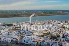 Stunning Townhouse in Costa Esuri, Ayamonte