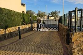 Stunning Townhouse in Costa Esuri, Ayamonte