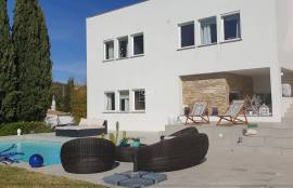 Beautiful modern 4 + 1 bedroom Family Home in São Bras de Alportel
