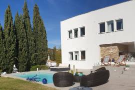 Beautiful modern 4 + 1 bedroom Family Home in São Bras de Alportel