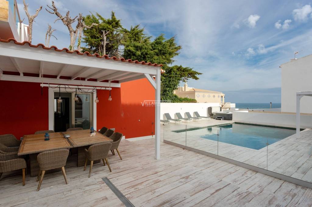 3+1 Bedroom Villa for Sale in Lagos with Sea Views, Pool & Beach Access in the Algarve
