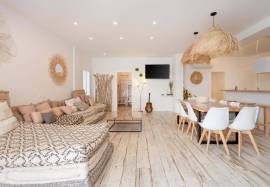 3+1 Bedroom Villa for Sale in Lagos with Sea Views, Pool & Beach Access in the Algarve