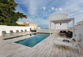 3+1 Bedroom Villa for Sale in Lagos with Sea Views, Pool & Beach Access in the Algarve