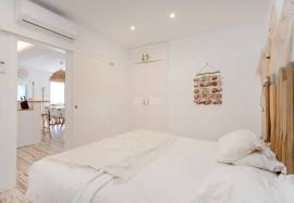 3+1 Bedroom Villa for Sale in Lagos with Sea Views, Pool & Beach Access in the Algarve