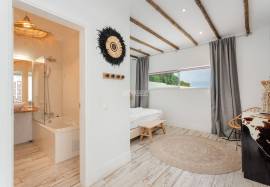3+1 Bedroom Villa for Sale in Lagos with Sea Views, Pool & Beach Access in the Algarve