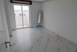 Renovated 2 bedroom apartment a few meters from the riverside area of Portimão