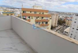 Renovated 2 bedroom apartment a few meters from the riverside area of Portimão
