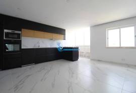 Renovated 2 bedroom apartment a few meters from the riverside area of Portimão
