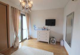 3 bedroom townhouse with pool and garage in central Ferreiras