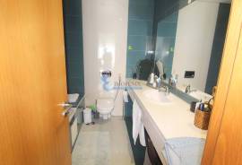 3 bedroom townhouse with pool and garage in central Ferreiras