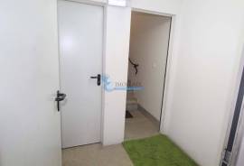 3 bedroom townhouse with pool and garage in central Ferreiras