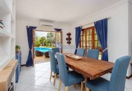 Discover Casa Azul - A 4 bedroom villa with pool and garden in the heart of Guia/Albufeira!