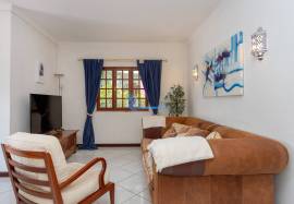 Discover Casa Azul - A 4 bedroom villa with pool and garden in the heart of Guia/Albufeira!