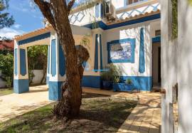 Discover Casa Azul - A 4 bedroom villa with pool and garden in the heart of Guia/Albufeira!