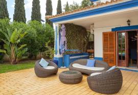 Discover Casa Azul - A 4 bedroom villa with pool and garden in the heart of Guia/Albufeira!