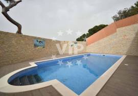 QUARTEIRA - THREE BEDROOM VILLA