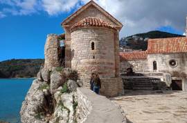 Excellent 1 Bed Apartment For Sale In Budva