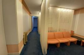Bright and spacious office in the centre of Las Arenas