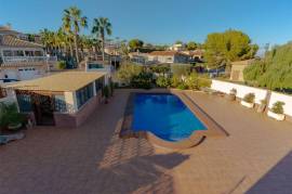 Villa for sale in Torrevieja