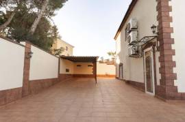 Villa for sale in Torrevieja