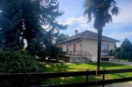 Maison avec piscine et grand jardin secteur calme