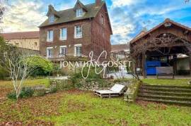 Épones: Propriété familiale de 10pcs - 7ch - 247m² avec sous-sol total et dépendance sur 1235m2 de terrain