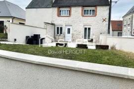 Propriété composée de deux logements – 1052 m² de terrain clôturé