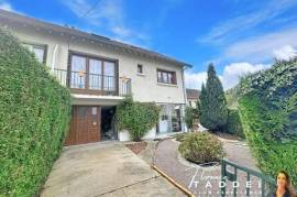 Maison fonctionnelle sur sous-sol total