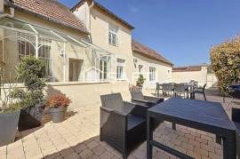 A VENDRE -MONTBRE- MAISON LONGERE - 8 PIECES - CONFORT DE PLAIN PIED - JARDIN
