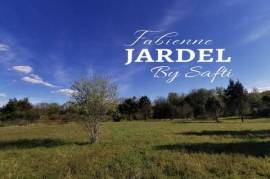 Terrain VIABILISE plat et constructible de 2 257 m² situé à Carsac-Aillac