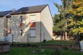 A vendre à Tours maison récente construite en 2005, quatre chambres, deux salles de bains.