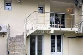 Maison 124 m2 - terrain 627 m2 - 2 studios - idéal investisseurs - vue sur lac