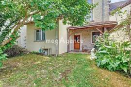 MAISON FAMILIALE 4 CHAMBRES 135 M² CAVES ET JARDIN