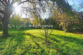 Maison familiale de 140 m² au calme, avec vie de plain-pied et DPE C !!