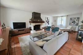 Maison de 157 m² pleine de charme dans un cadre verdoyant et paisible à Léognan - 4 chambres - Grande pièce de vie - Sous sol de plus de 100m²