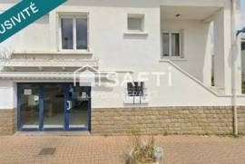 Local commercial 45 m2 centre village, proche tout autre commerces, écoles, médecins.