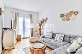 Maison de ville complètement rénovée et très bien située en ville d’été!