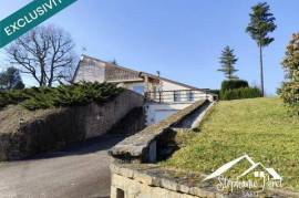 Volumes exceptionnels, dépendance, la maison idéale pour vivre, télétravailler ou entreprendre au cœur de la nature !