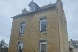 Maison de caractere en pierres de pays, plein centre du guilvinec