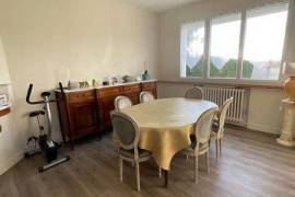 Maison, 2 chambres, jardin, carport.