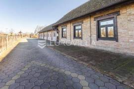 Velika Kopanica, Established Restaurant and Inn on State Road D7