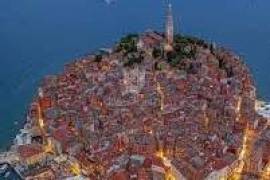 ROVINJ! OPPORTUNITY! NEW GARAGE SPACE!