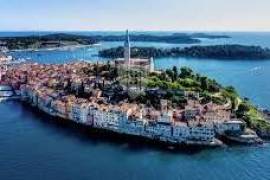 OPPORTUNITY! ROVINJ! 8 GARAGE SPACES!