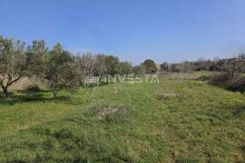 Fažana, building land 2,580 m² near the beach