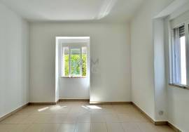 2-beds apartment in Zambujal for rent