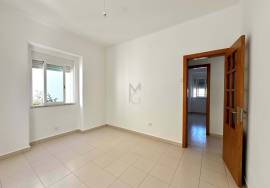 2-beds apartment in Zambujal for rent