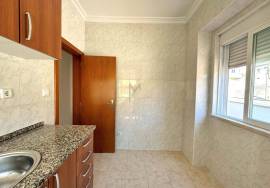 2-beds apartment in Zambujal for rent