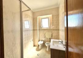 2-beds apartment in Zambujal for rent